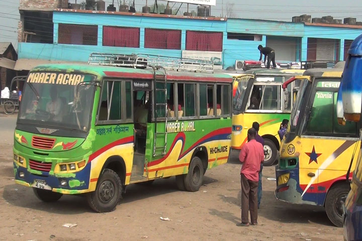 Dinajpur closed and the bus started to Naogaon