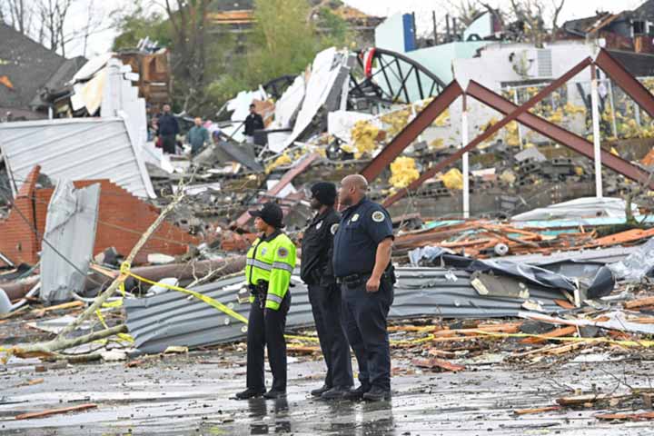 Tornadoes Kill 25 in Tennessee