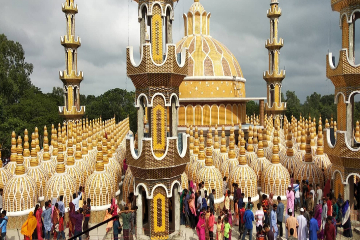 টাঙ্গাইলে ২০১ গম্বুজ মসজিদে জুমার নামাজ বন্ধ ঘোষণা