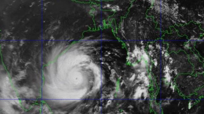 25 ships of Bangladesh Navy in preparation for cyclone Ampan