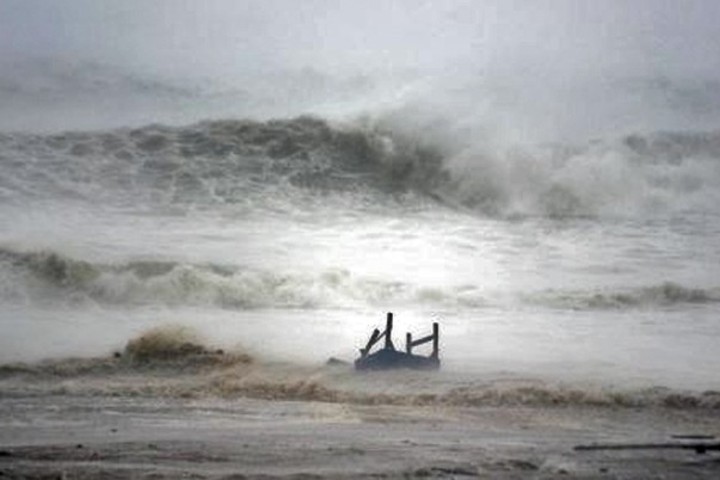 cyclone amphan to strike kolkata at 130 kilometer speed