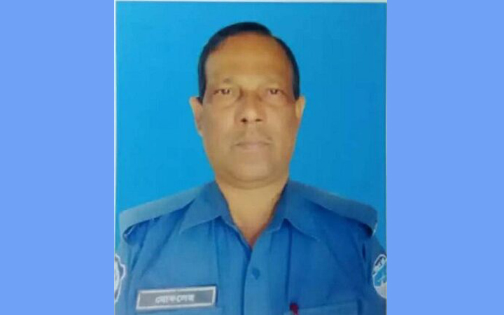He was working in the Sadar Court under Chittagong District Police