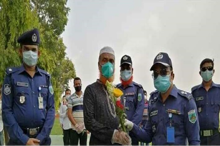 In Bogra, 15 policemen returned to work after winning the Corona