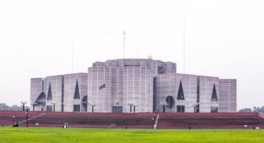 6 officers and employees of the Parliament Secretariat are not affected