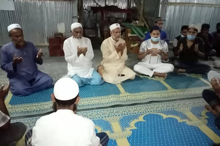 People of Narail pray for Mashrafe's recovery