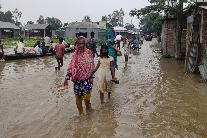 40,000 people stranded Gaibandha due to flash floods