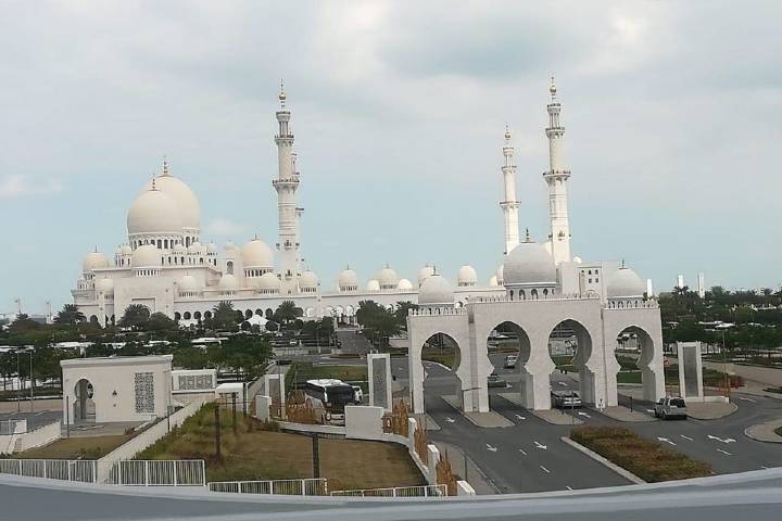 mosques to open in UAE from Wednesday