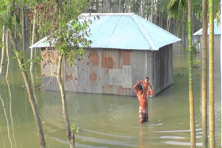 One and a half lakh people are stranded in Kurigram, the suffering of the flood victims is extreme