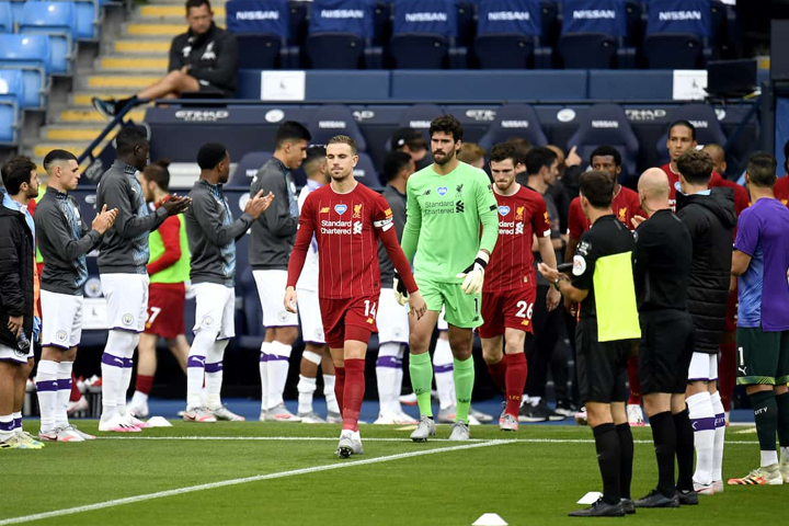 Liverpool could not stand after the guard of honor of Man City