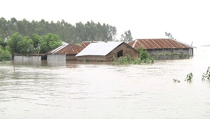 14 districts in the northern and central parts of the country are flooded