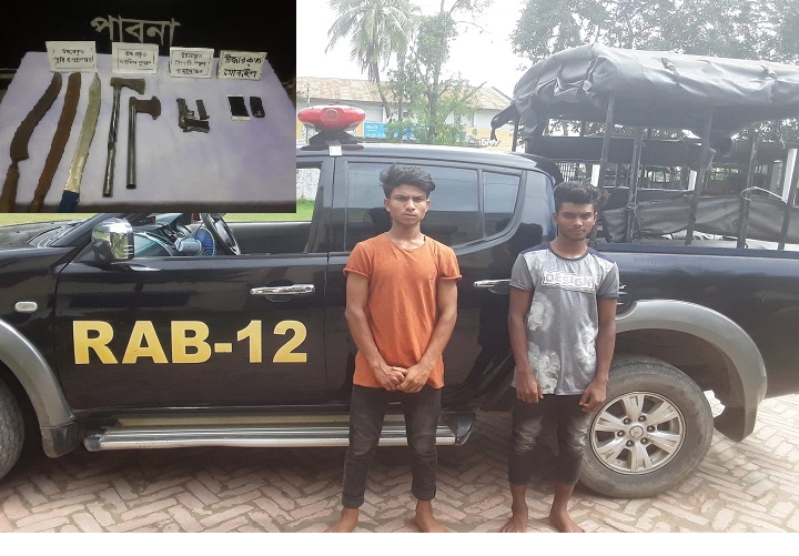 Two robbers arrested weapons Pabna