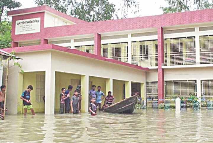 Instructions to open schools and colleges for flood victims