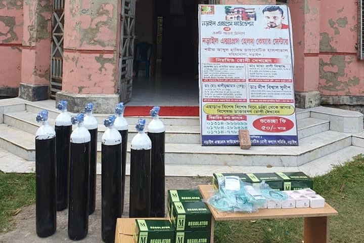 Narail-Express Foundation provides emergency oxygen services to corona sufferers