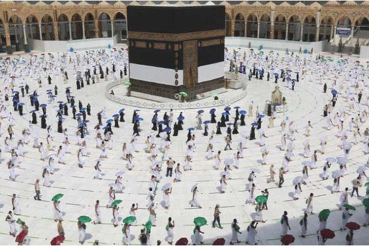 For the first time in Hajj security, women police
