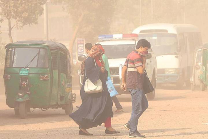 Air pollution shortening life expectancy by 5 years in Bangladesh