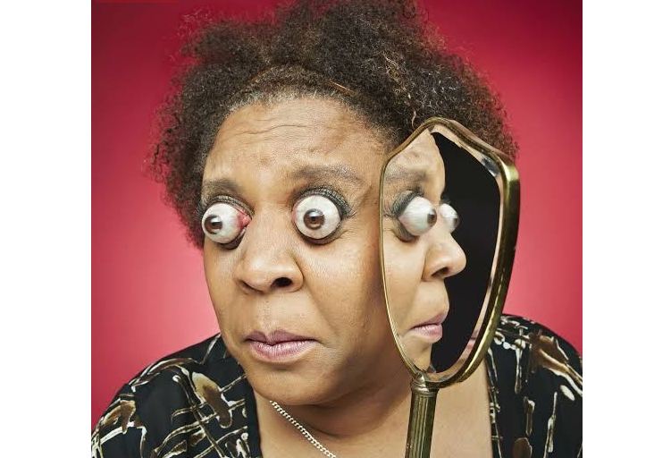 This woman set a record in the Guinness Book of World Records by taking out the eyeballs