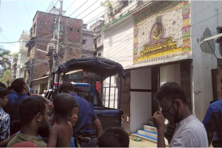 One died after being electrocuted in a mosque in Narayanganj