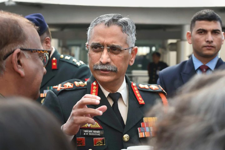 army chief m m naravane assesses situation along loc in kashmir