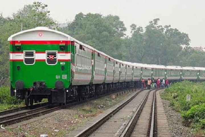 After seven hours, the Dhaka-Rajshahi,route started running, rtv online, rtv newd