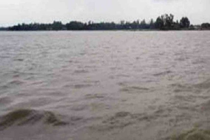 The water of Jamuna has started decreasing
