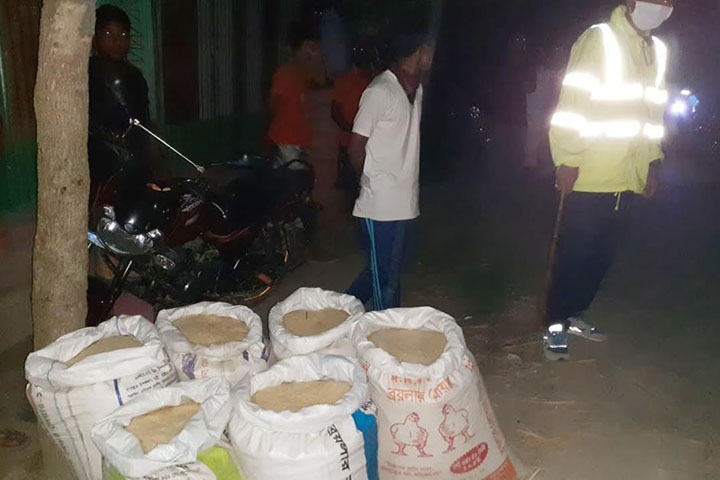 Three arrested with fair price rice in Sirajganj