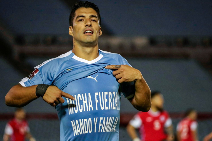 SUAREZ, Fernando Muslera, Uruguay vs Chile 2−1