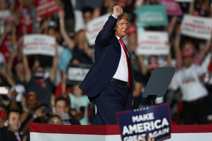 Defiant Trump returns to campaign trail in Florida