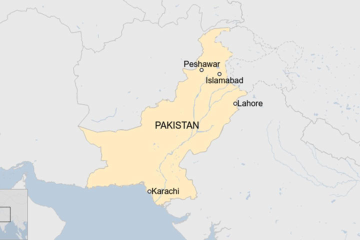 7 dead in blast at a mosque in Pakistan