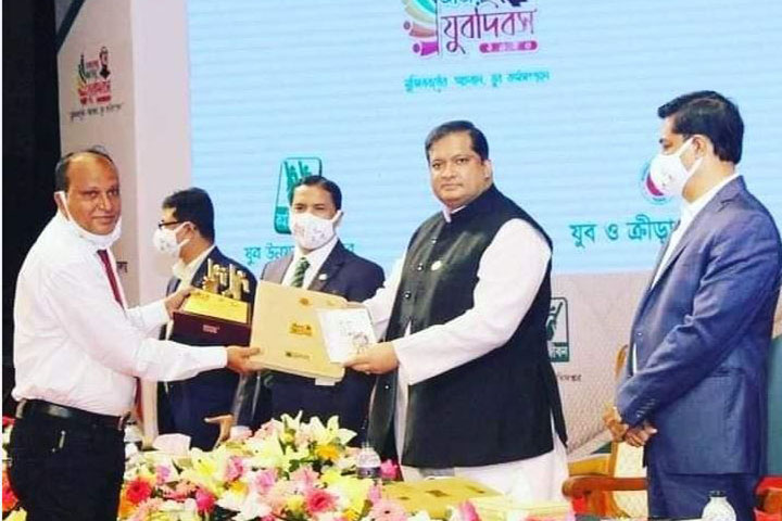 Tapu received the Bangabandhu National Youth Award