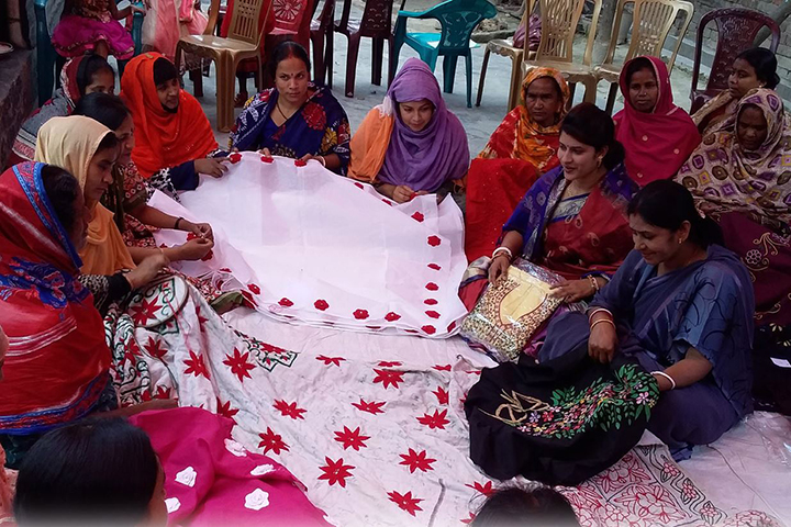 In Jhenaidah, helpless women weave dreams of life in nakshi boils
