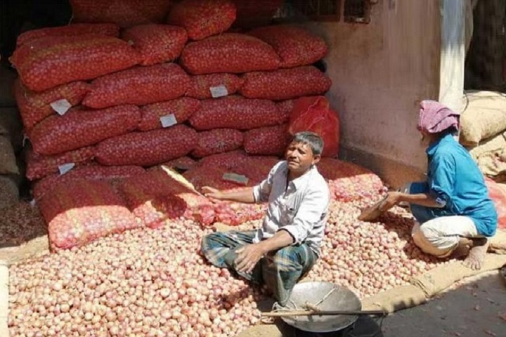 35 rupees, per kg of onion in Khatunganj, rtv news