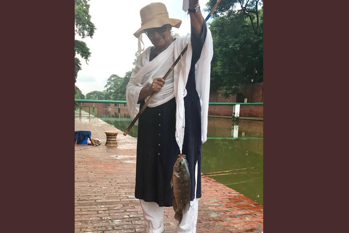 Prime Minister Sheikh Hasina caught fish with a fishing rod