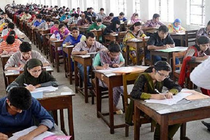 In the admission test divisional city of DU, MCQ 40 written 40