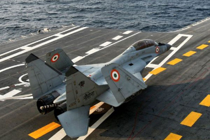 indian navy warplanes crashes into arabian sea