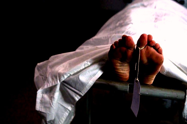 Attempt to burn mother's body after murder, confession of honest son