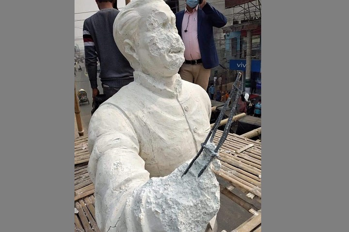 The sculpture of Bangabandhu, under construction, rtv news