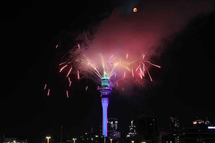 New Zealand welcomes 2021 with firework display