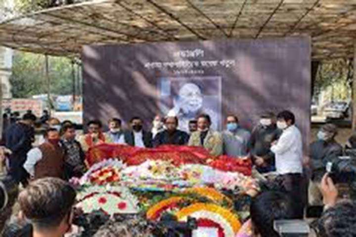 People of all walks of life pay homage to fiction writer Rabia Khatun