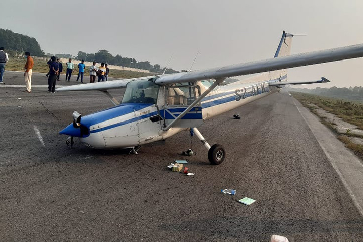 Training plane crashes in Rajshahi, 2 injured
