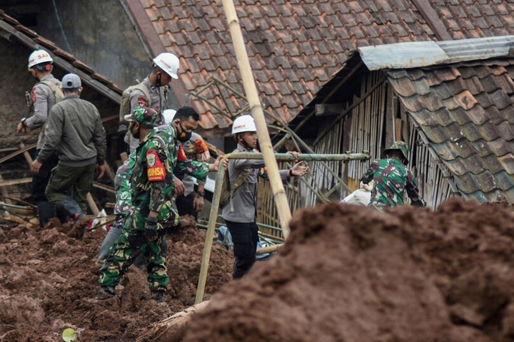 indonesia landslide, rtv online