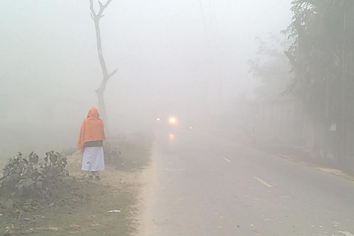 Public life in Kurigram imprisoned in fog