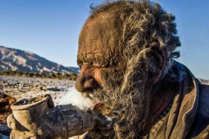 World's dirtiest man Amou Haji from Iran has not bathed for 67 years
