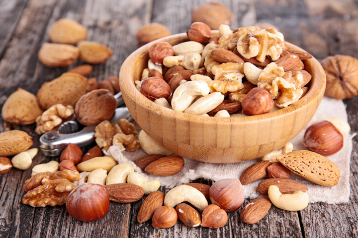 Do you know the benefits of eating nuts regularly?