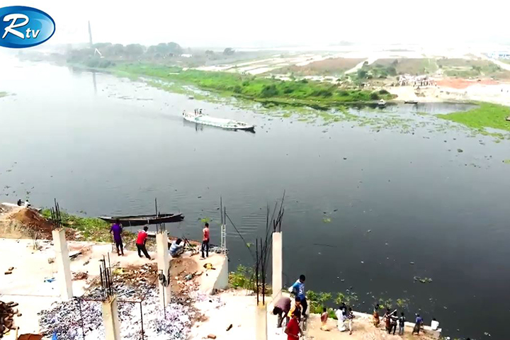 In ten years, 36 percent of Dhaka's water bodies have been filled