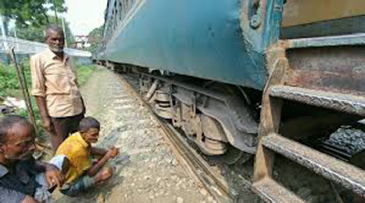 Dhaka-Chittagong train communication with Sylhet is closed