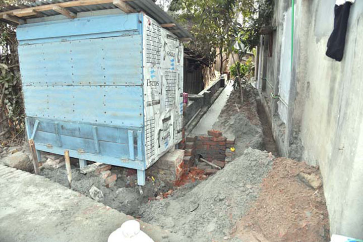 Construction of illegal installations by occupying drain land