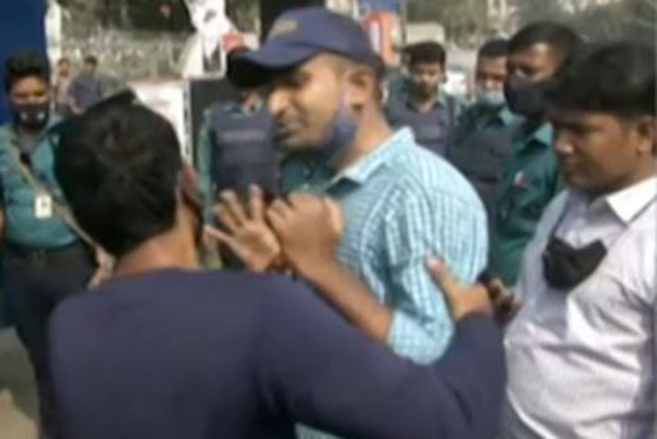 10 detained while trying to protest in Shahbag demanding examination