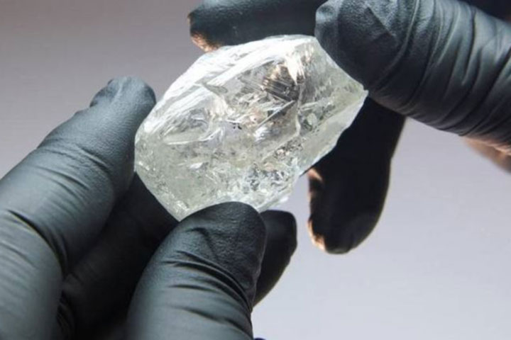 Rare 242-carat egg-sized diamond to be auctioned