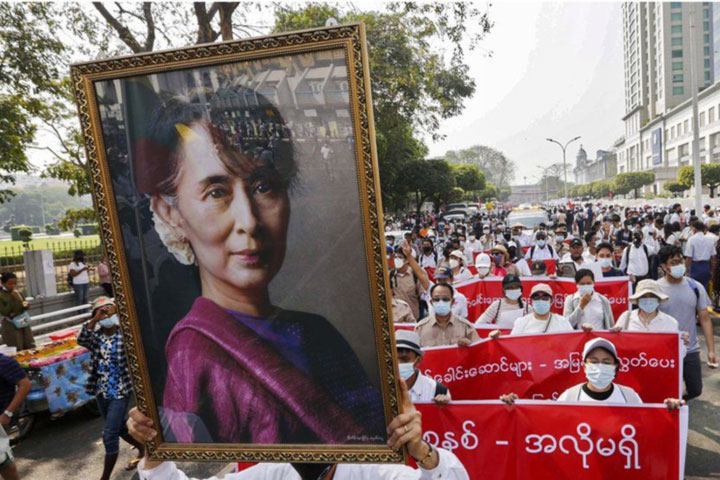 Aung San Suu Kyi appears in court to face fresh charges