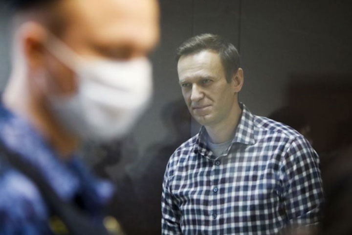 US Imposes Sanctions on Russia Over Poisoning of Navalny